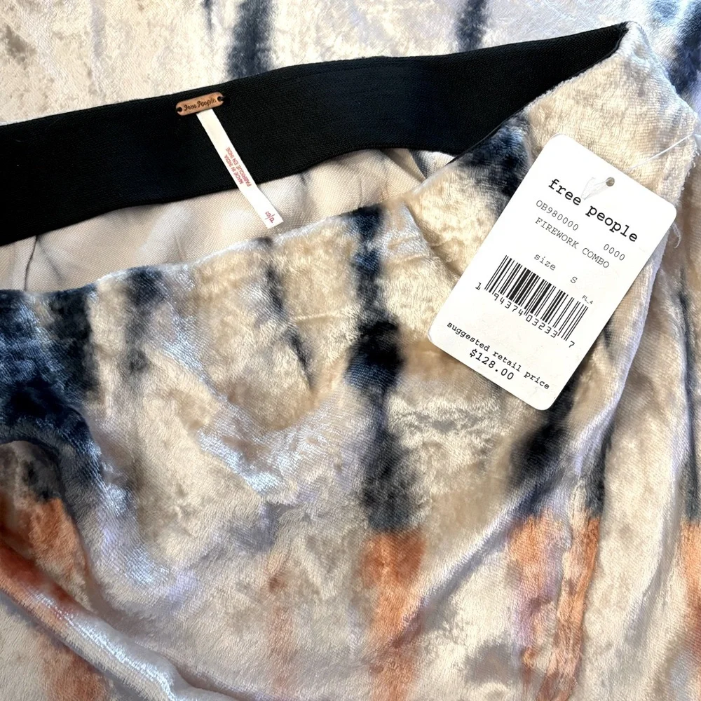 Free People Serious Swagger Velvet Tie-Dye Skirt Vintage Inspired size S NWT - Picture 9 of 10